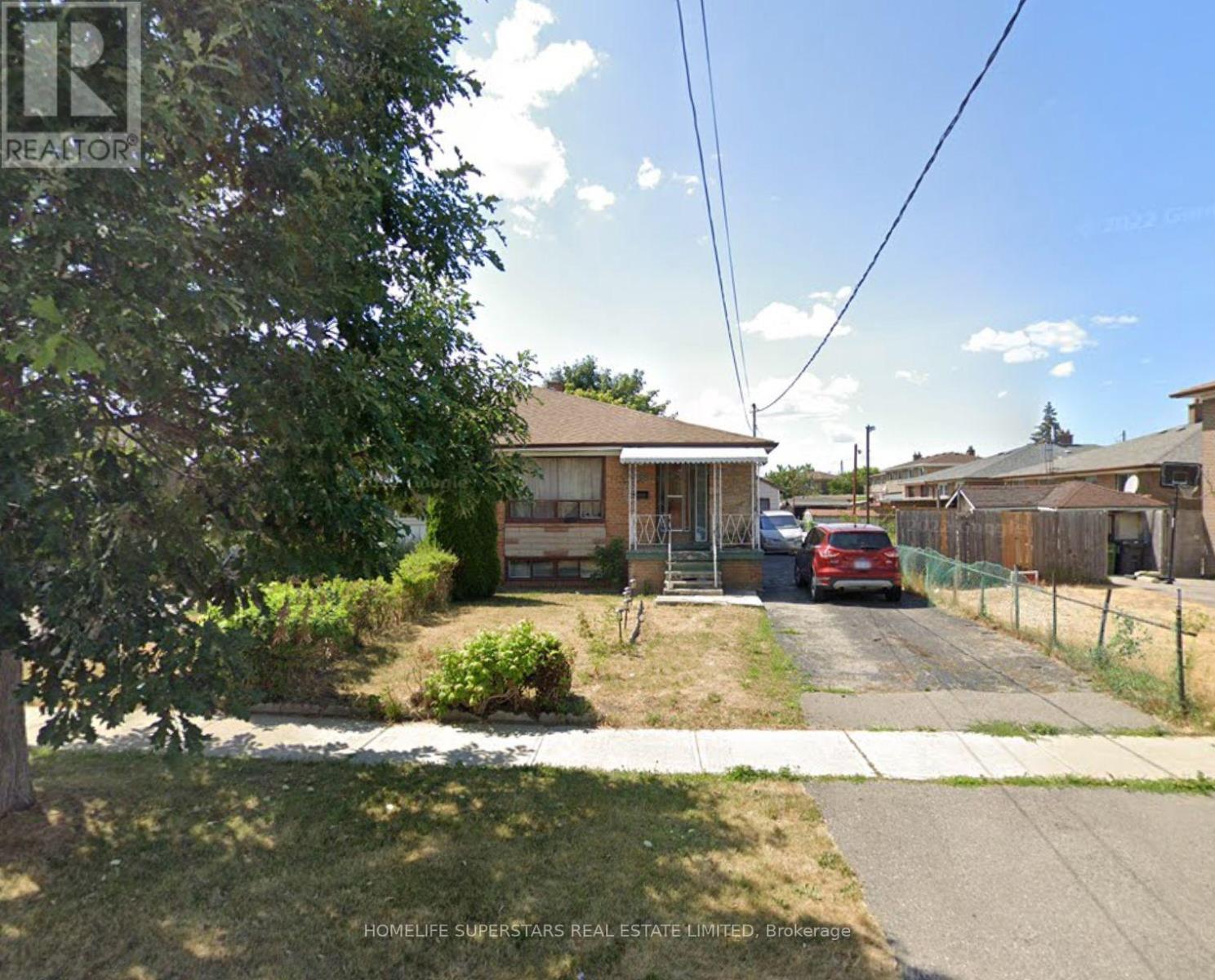 36 Rubydale Gdns, Toronto, ON M9L 1B9
