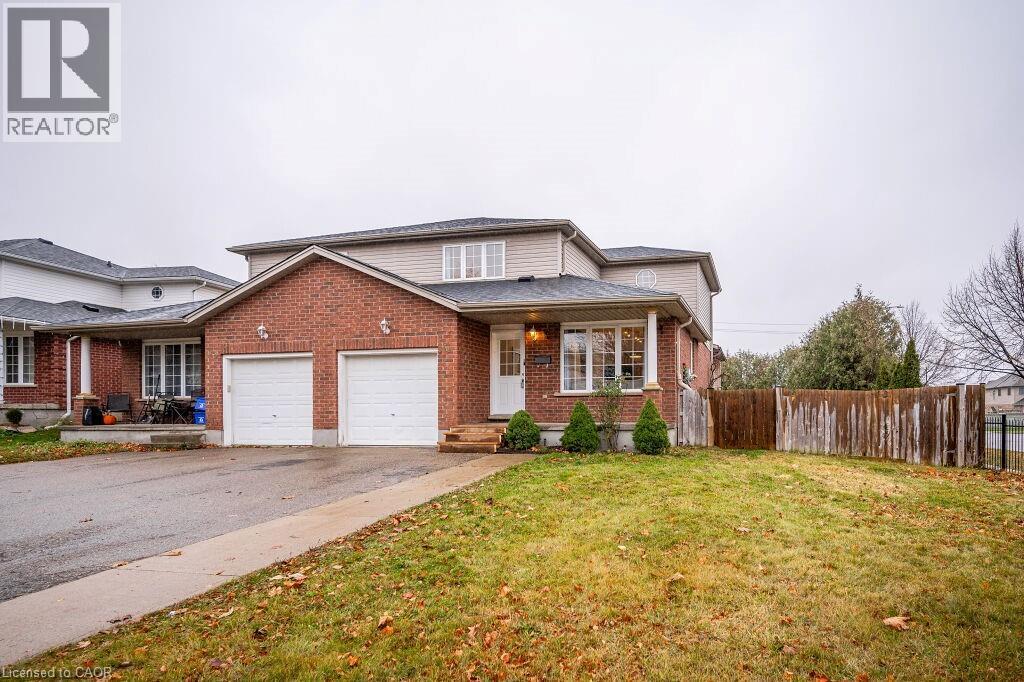 61 Schueller St, Kitchener, ON N2K 3W2