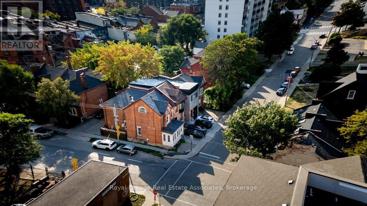 123 Market St, Hamilton, ON L8R 1N7