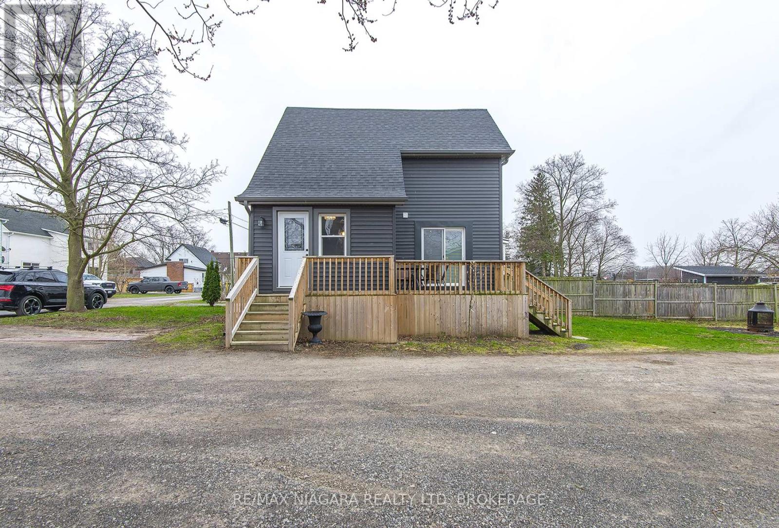 92 Hodgkins Ave, Thorold, ON L2V 1M1