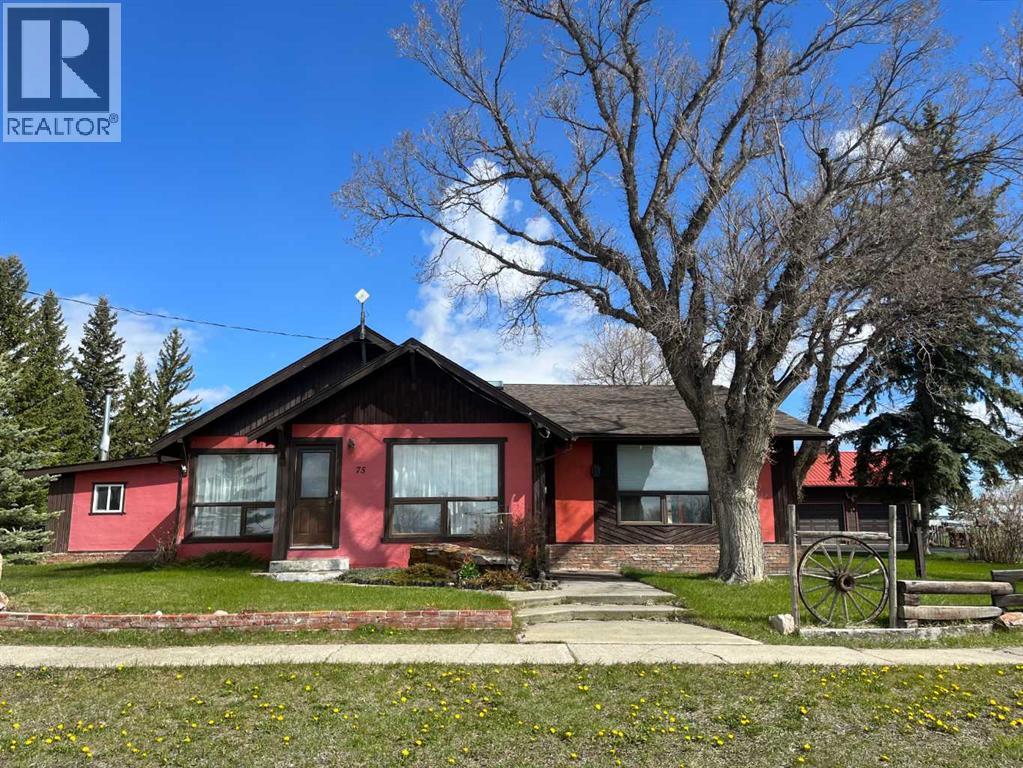 75 Center St, Glenwood, AB T0K 2R0