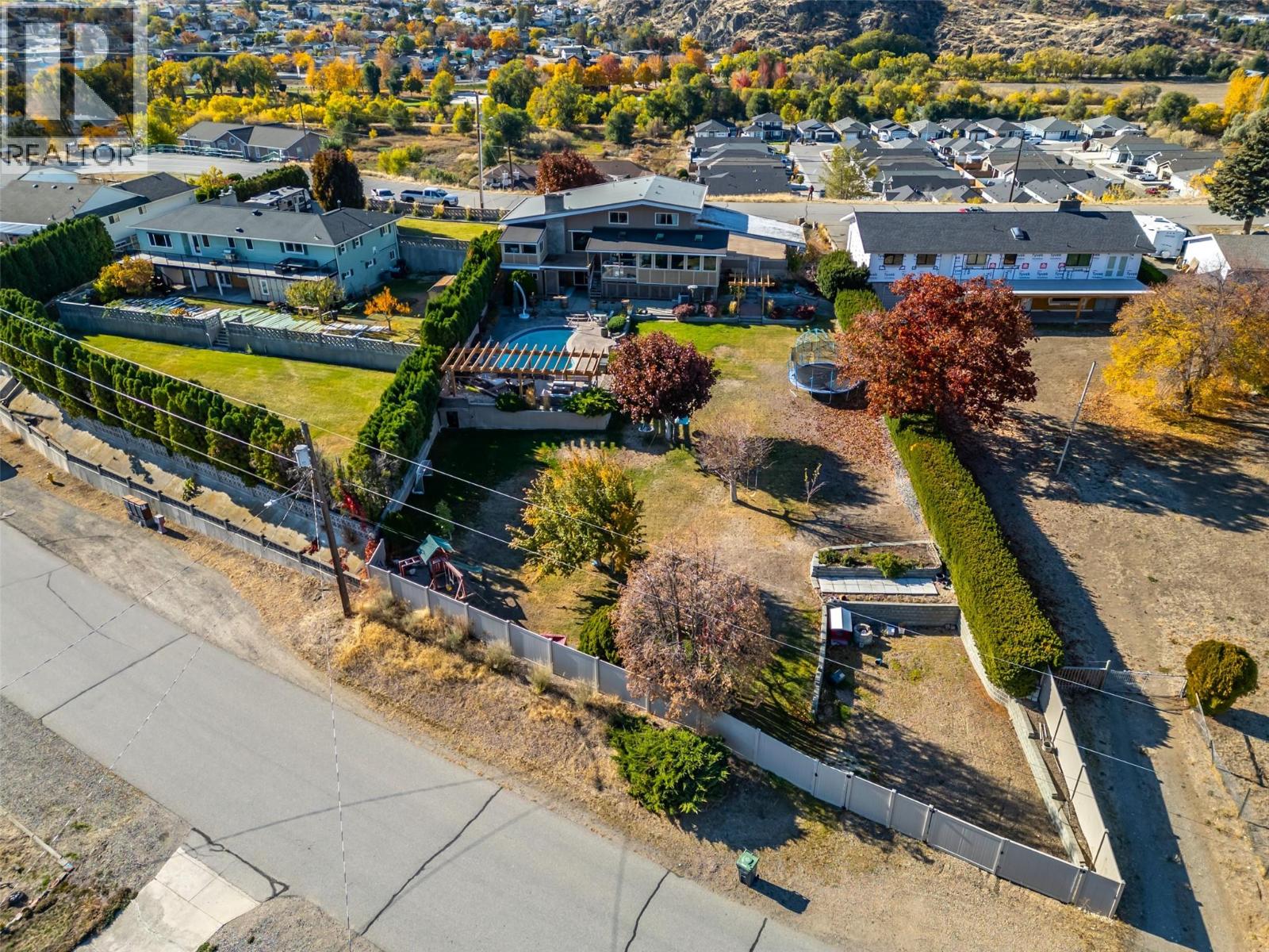 6521 Bellevue Dr, Oliver, BC V0H 1T4