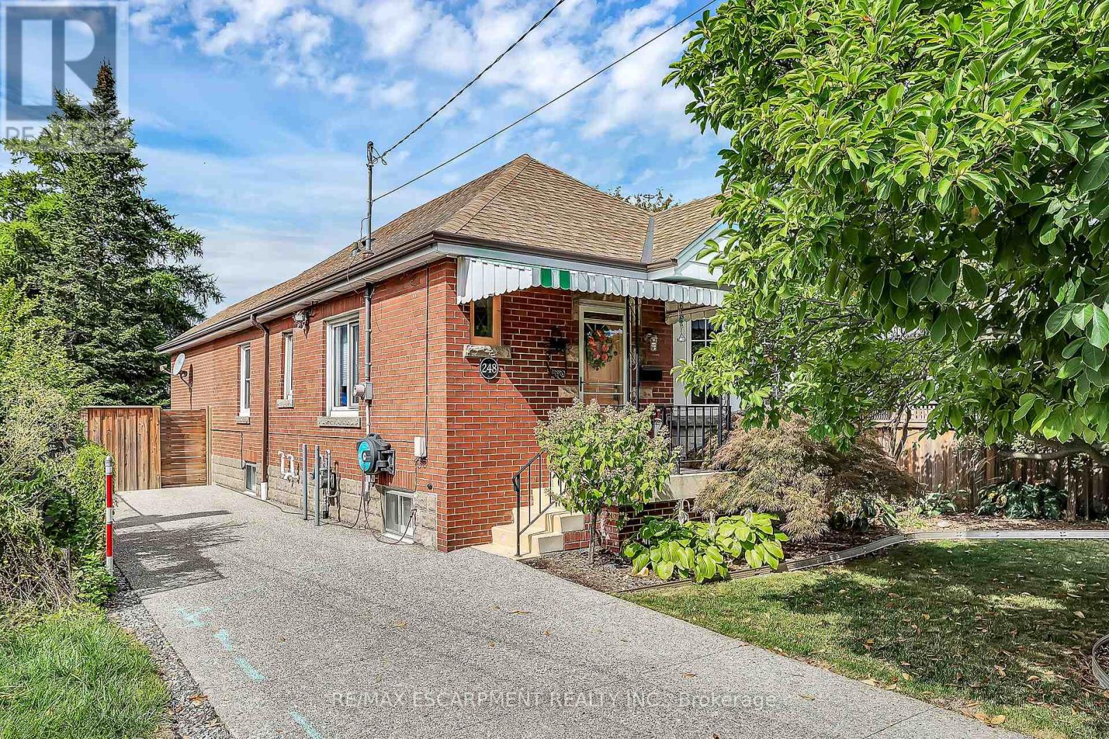 248 E 12th St, Hamilton, ON L9A 3X8