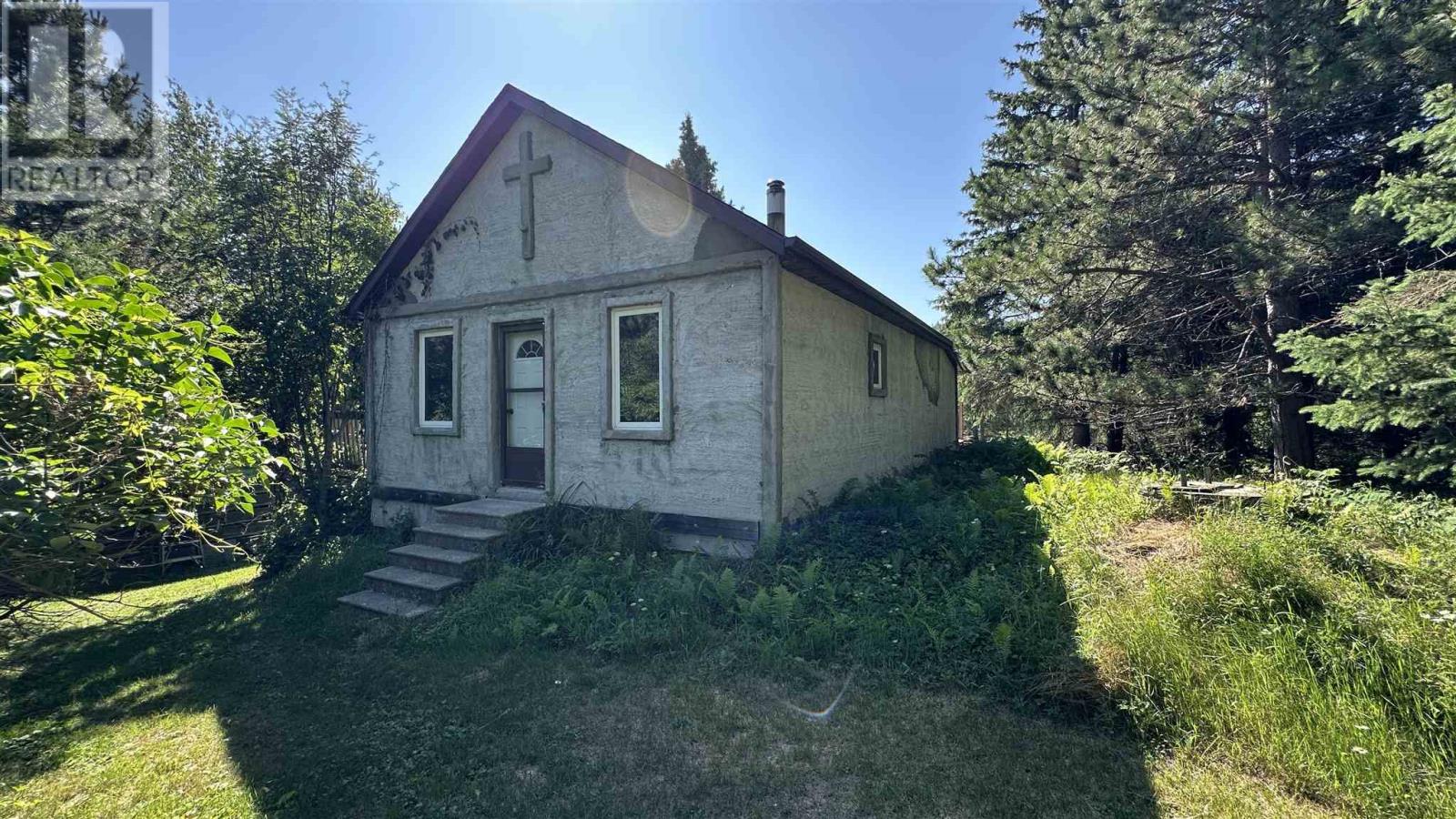 100 Tetroe Rd, Kenora, ON P9N 0A5