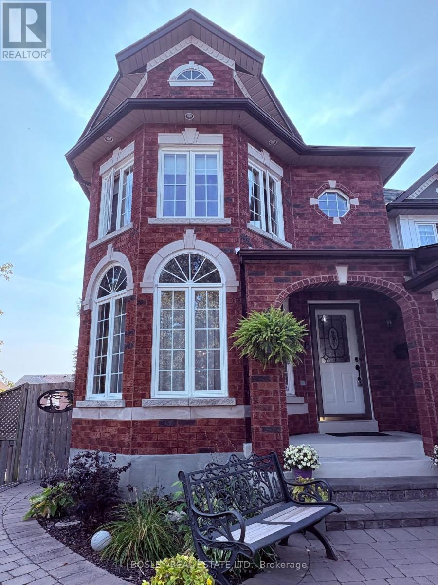 29 Mortimer Cres, Ajax, ON L1T 3Y2