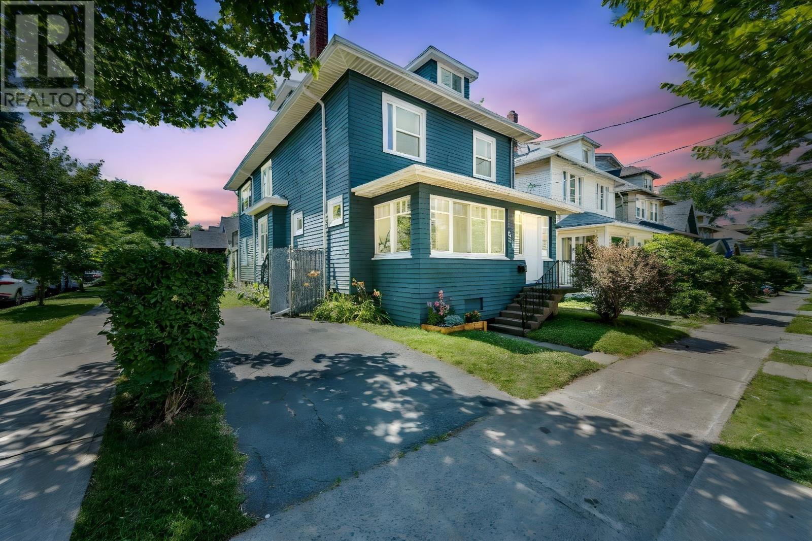 6354 Pepperell St, Halifax, NS B3H 2P4