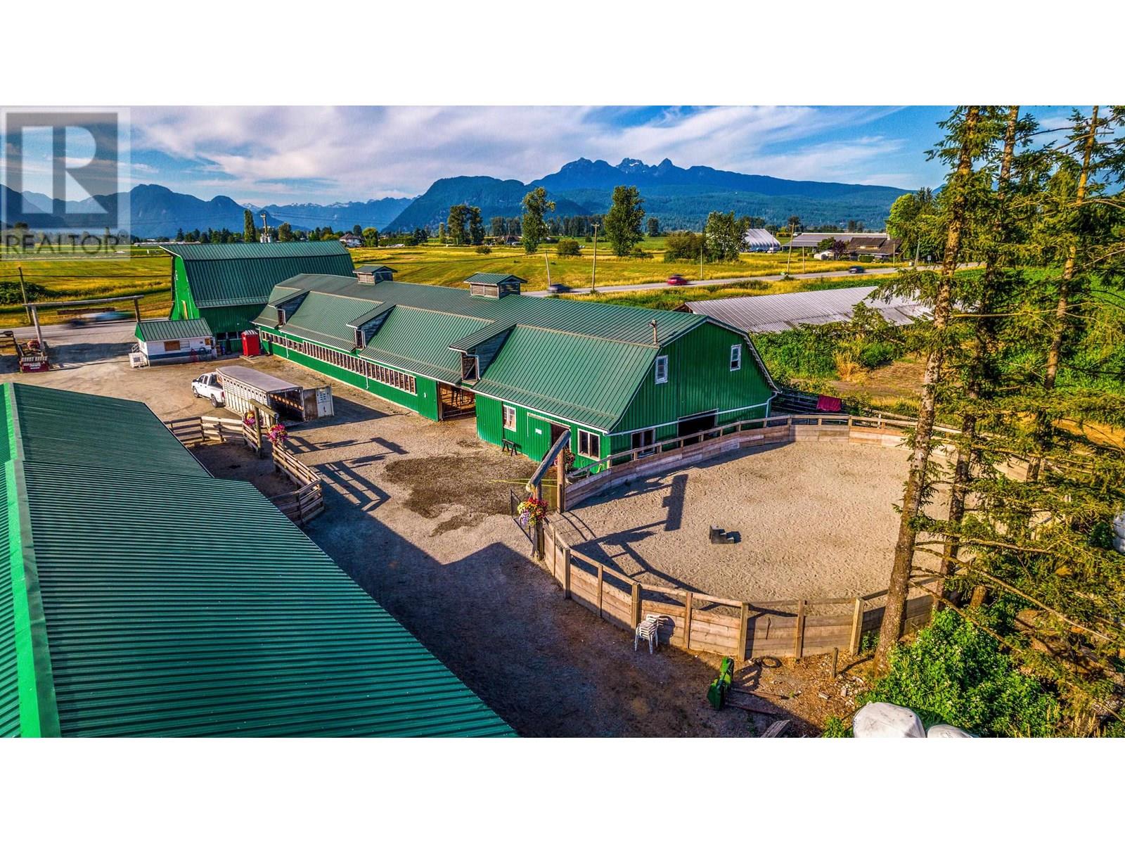 20254 Old Dewdney Trunk Rd, Pitt Meadows, BC V3Y 1Z1