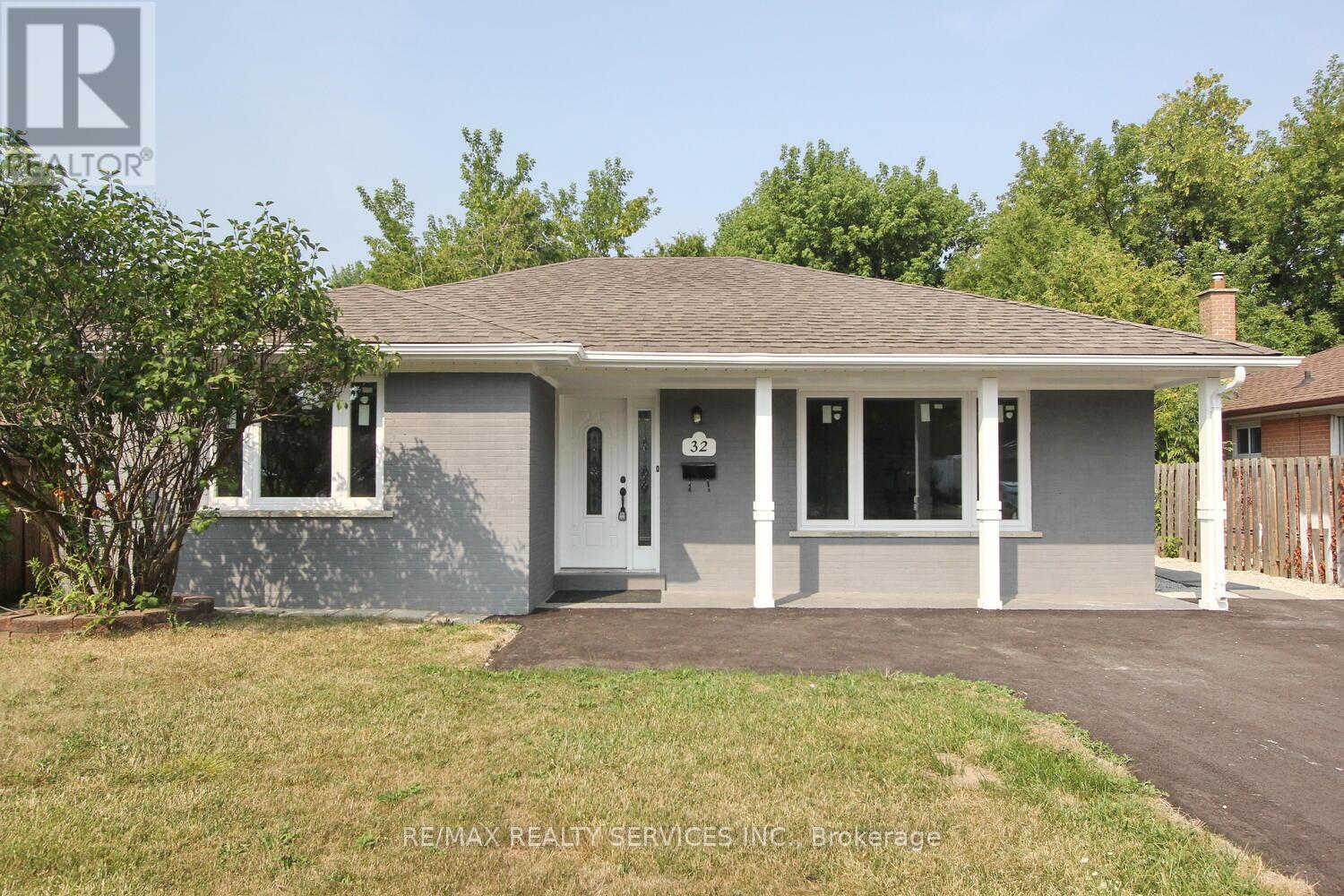 32 Sanford Cres, Brampton, ON L6X 2C3
