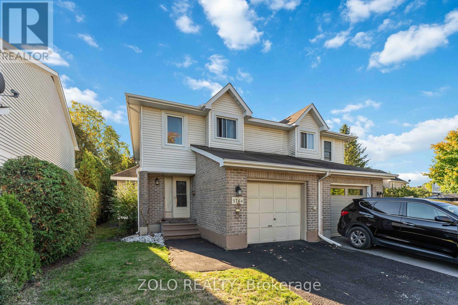 176 Sherway Dr #a, Ottawa, ON K2J 1W7