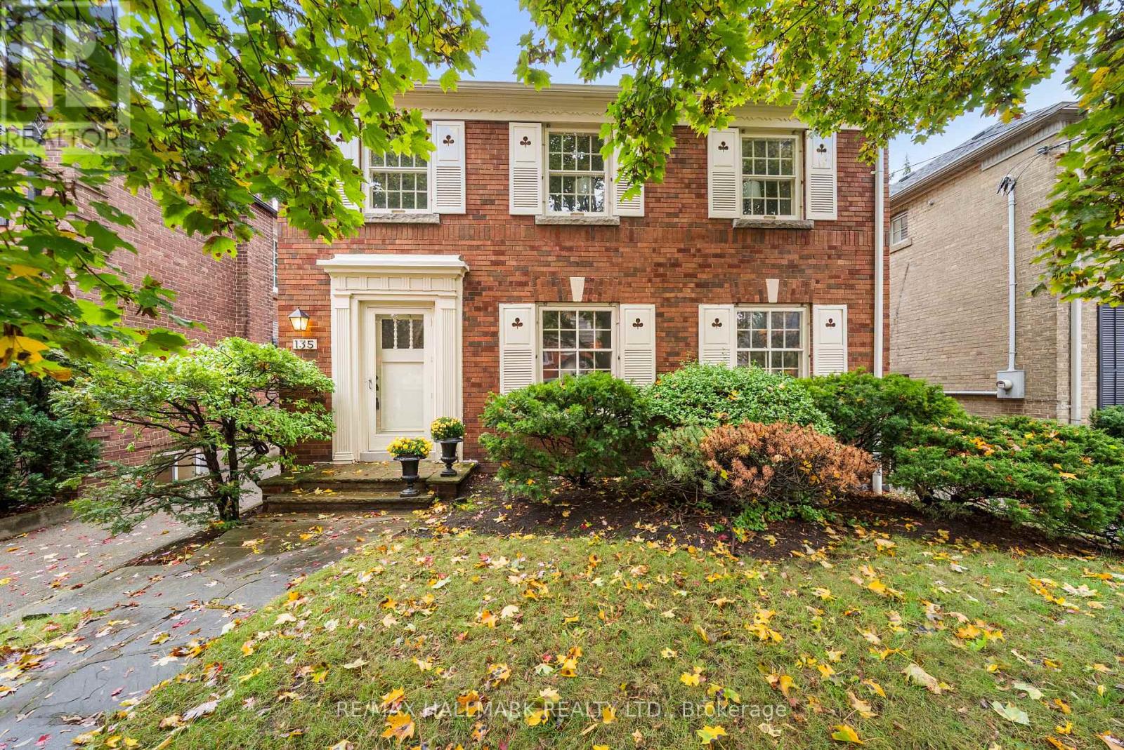 135 Mona Dr, Toronto, ON M5N 2R7