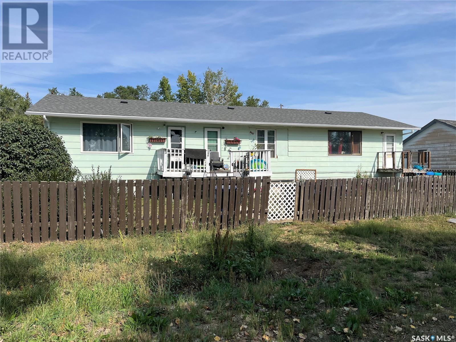 128 1 Avenue South, Coronach, SK S0H 0Z0