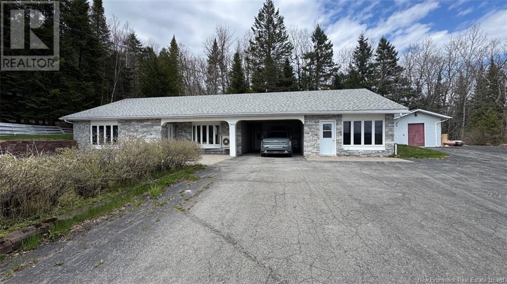 748 Canada Rd, Edmundston, NB E3V 1W4