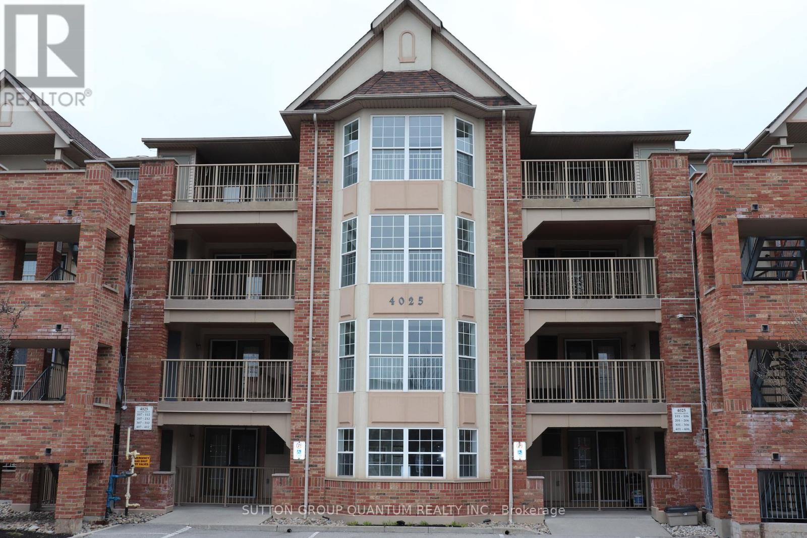 301 4025 Kilmer Dr N, Burlington Tansley, ON L7M 4M5