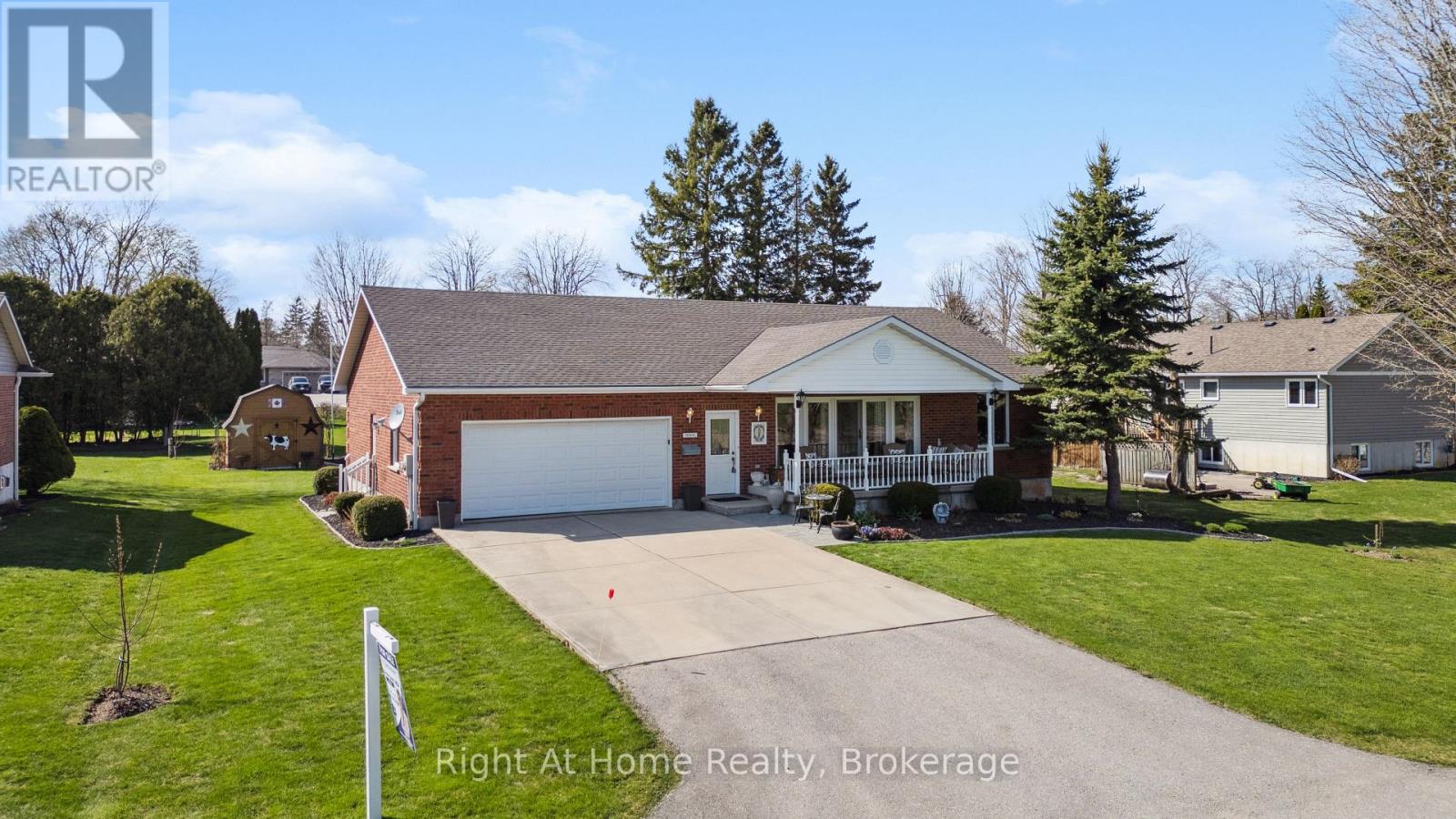 664 Maple St, Huron East, ON N0G 1H0