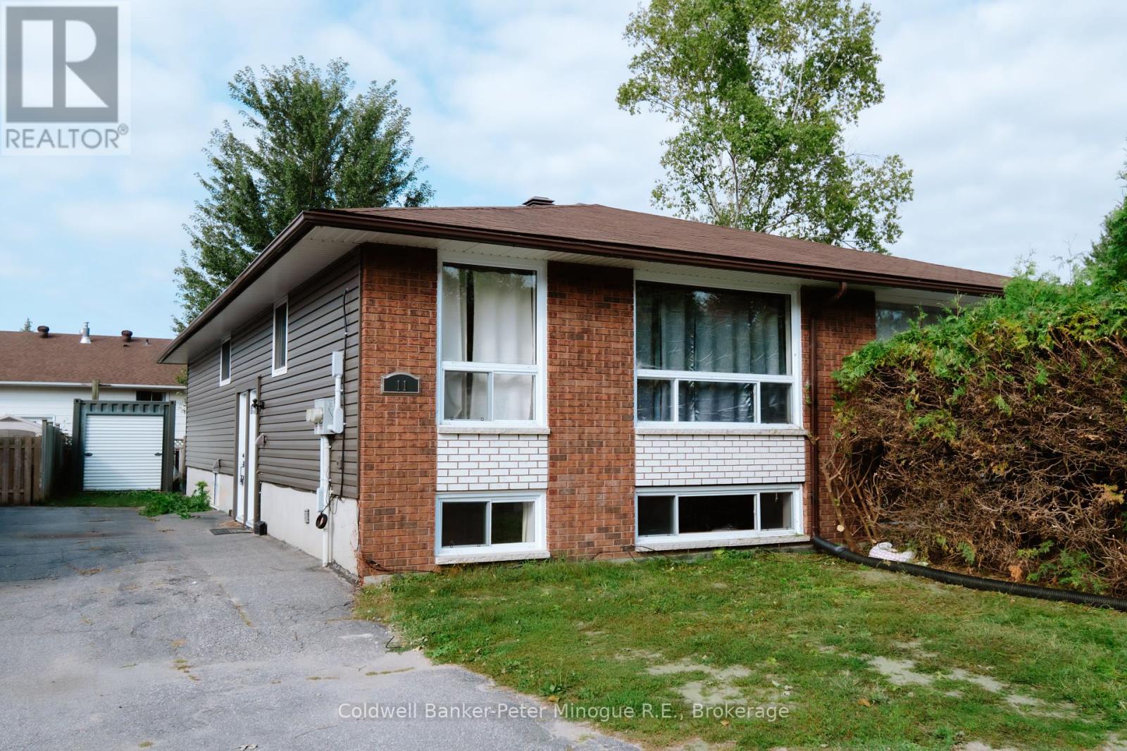11 Massey Dr, North Bay, ON P1A 3Y2