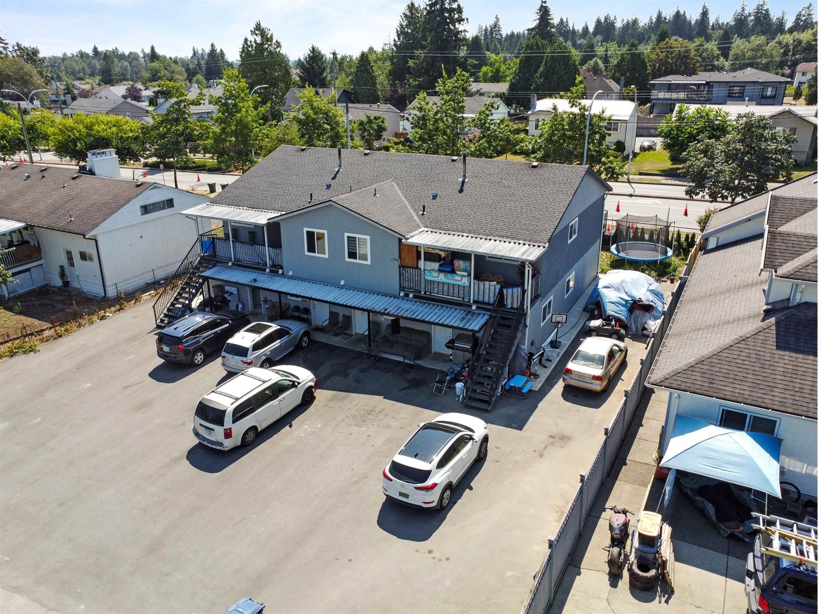 15825-15827 96 Ave, Surrey, BC V4N 2R8
