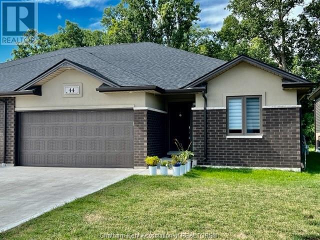 44 Churchill Park Road South W, Chatham-Kent, ON N7M 6K5
