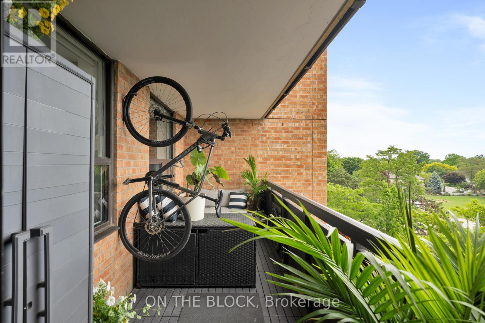 506 3845 Lake Shore Blvd W, Toronto, ON M8W 4Y3