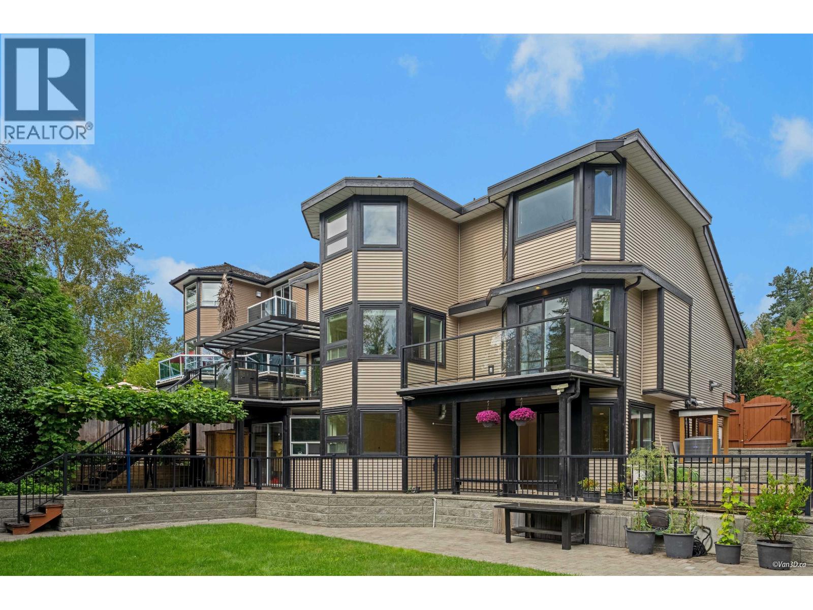 12 Parkdale Pl, Port Moody, BC V3H 4K8