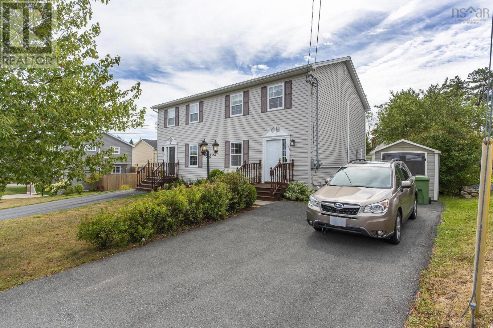 147 Governors Lake Dr, Timberlea, NS B3T 1A4