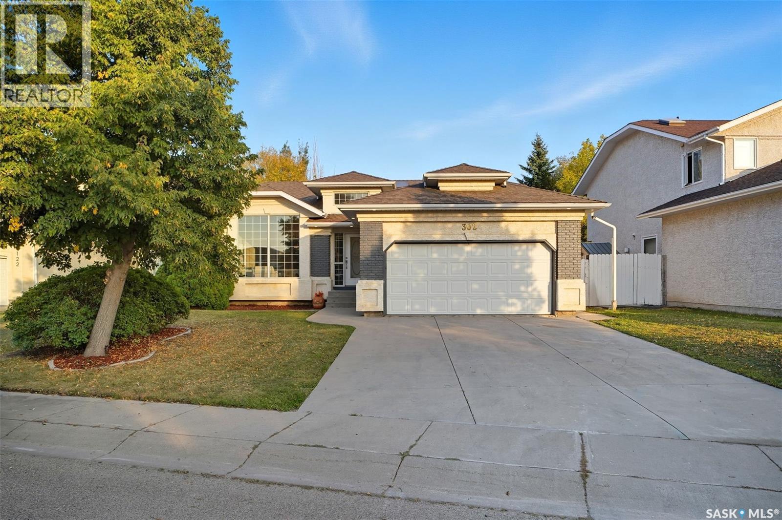 302 Blackthorn Cres, Saskatoon, SK S7B 1V1