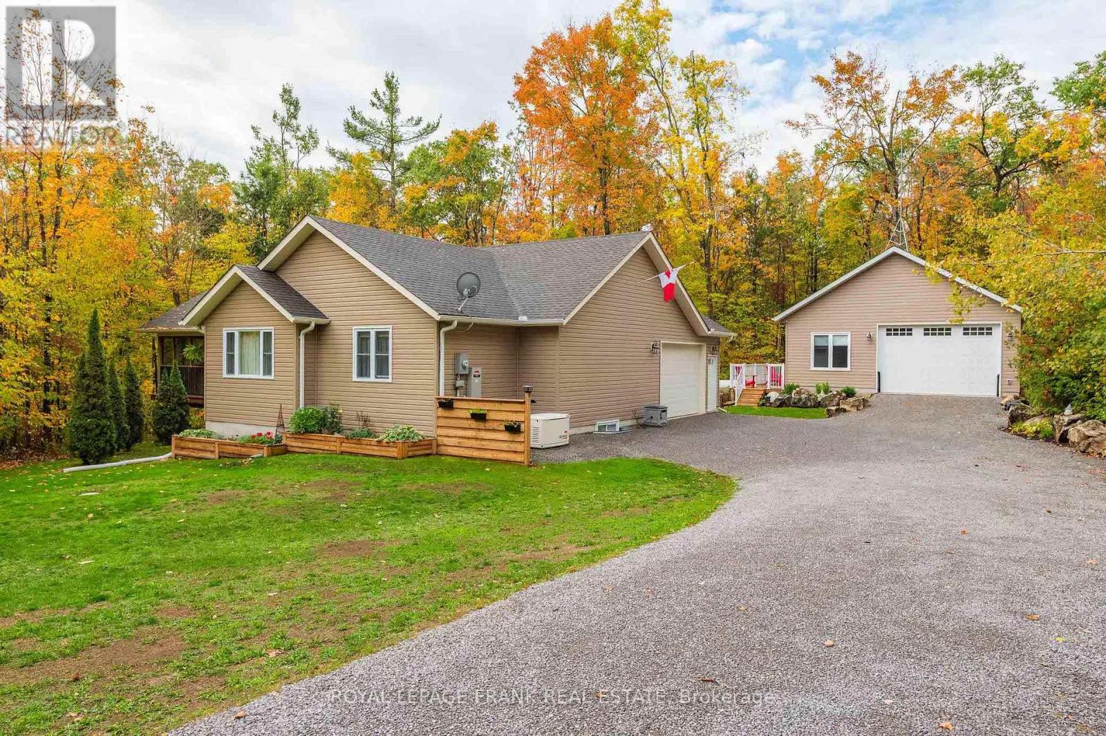 25 Lakeland Ave, Trent Lakes, ON K0L 1J0