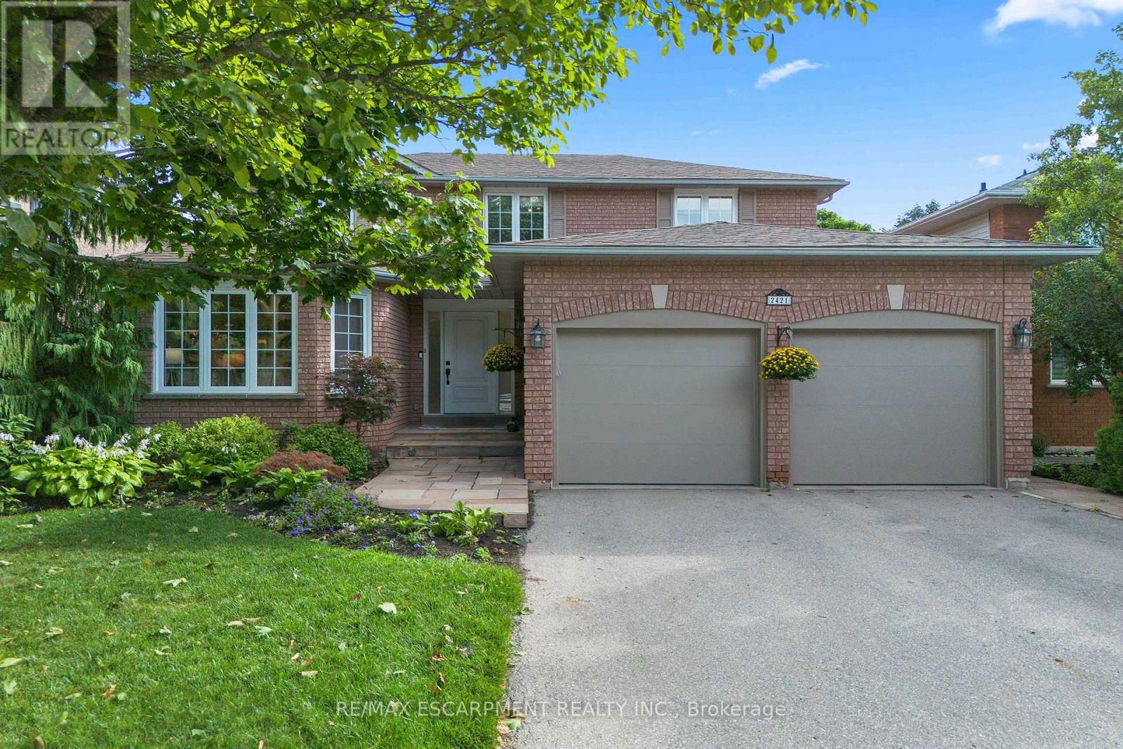 2421 Susquehanna Ct, Oakville, ON L6H 5Y8