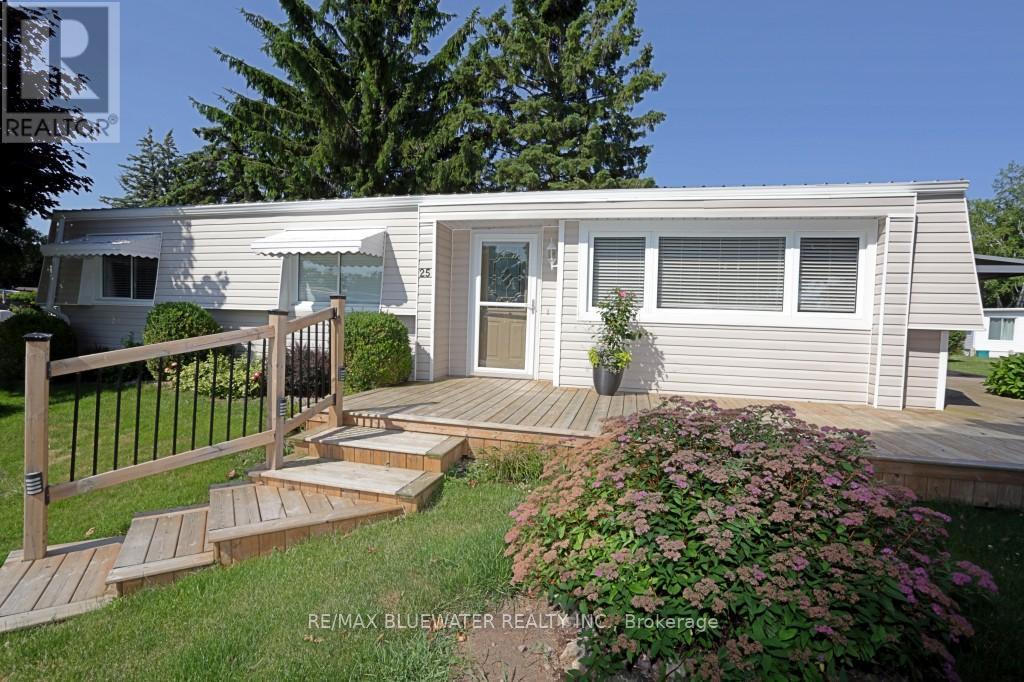 25 Maple Grove Ct E, South Huron Stephen, ON N0M 1T0