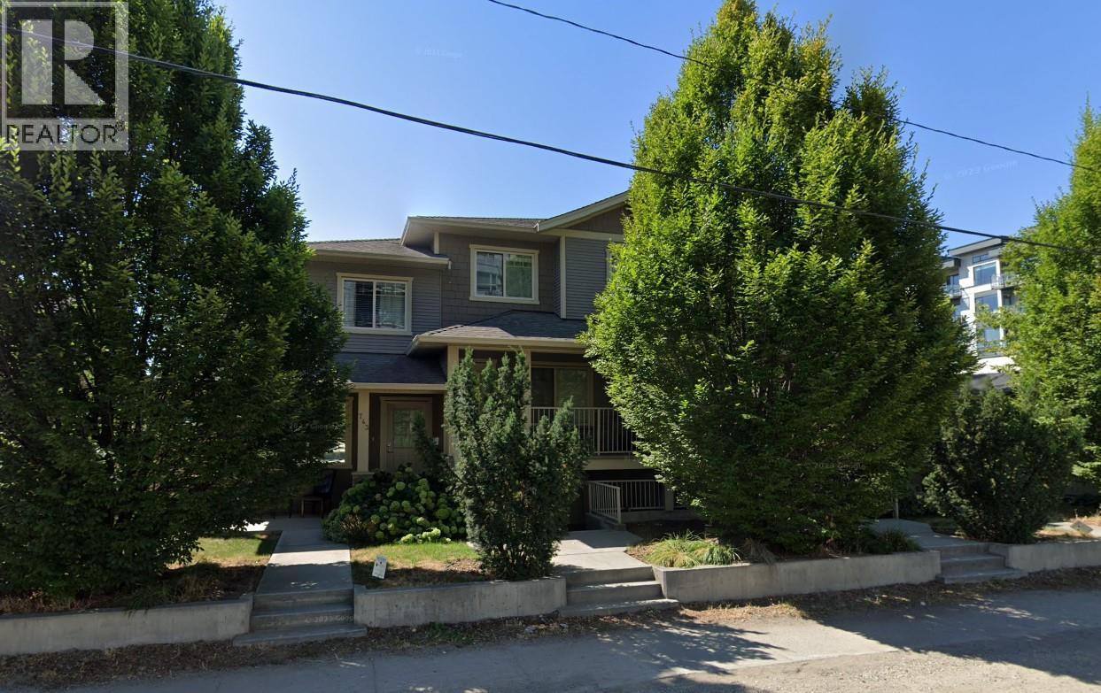 741 Clement Ave, Kelowna, BC V1Y 7C9