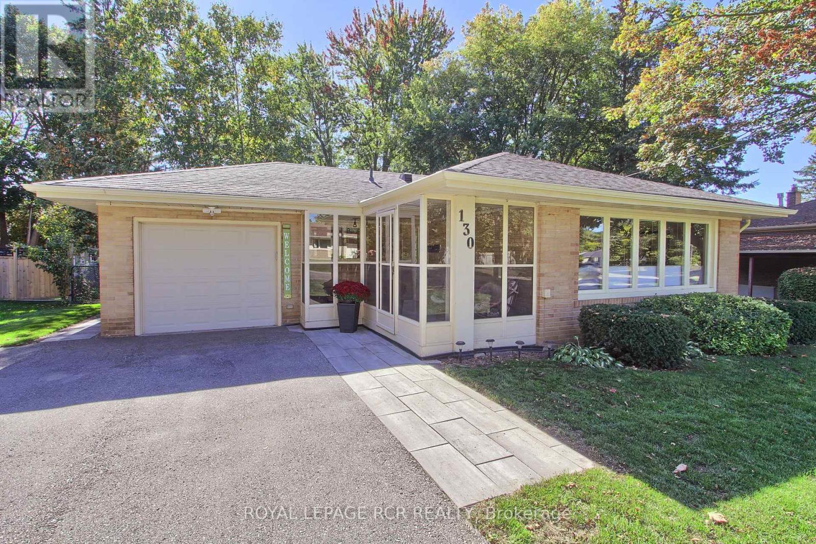 130 Park Ave, Newmarket, ON L3Y 1T8