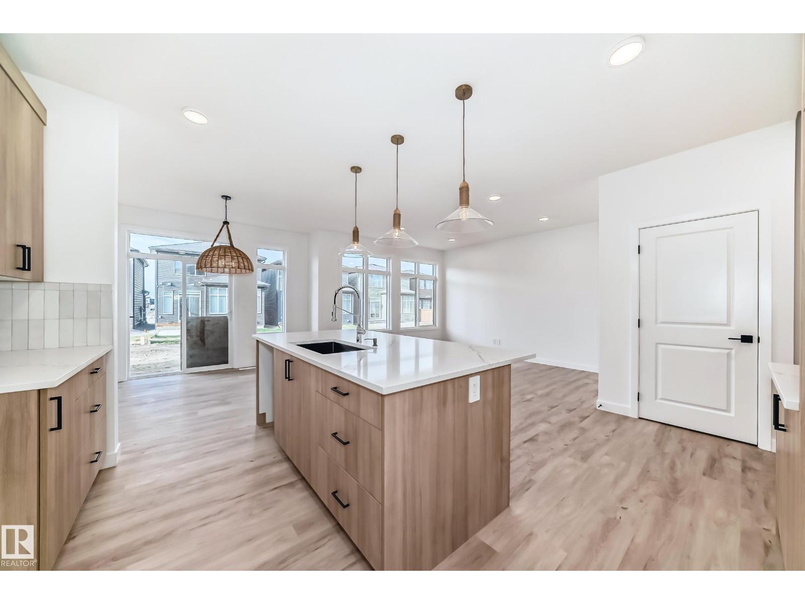 43 Av Nw Unit 20616, Edmonton, AB T6M 3E3