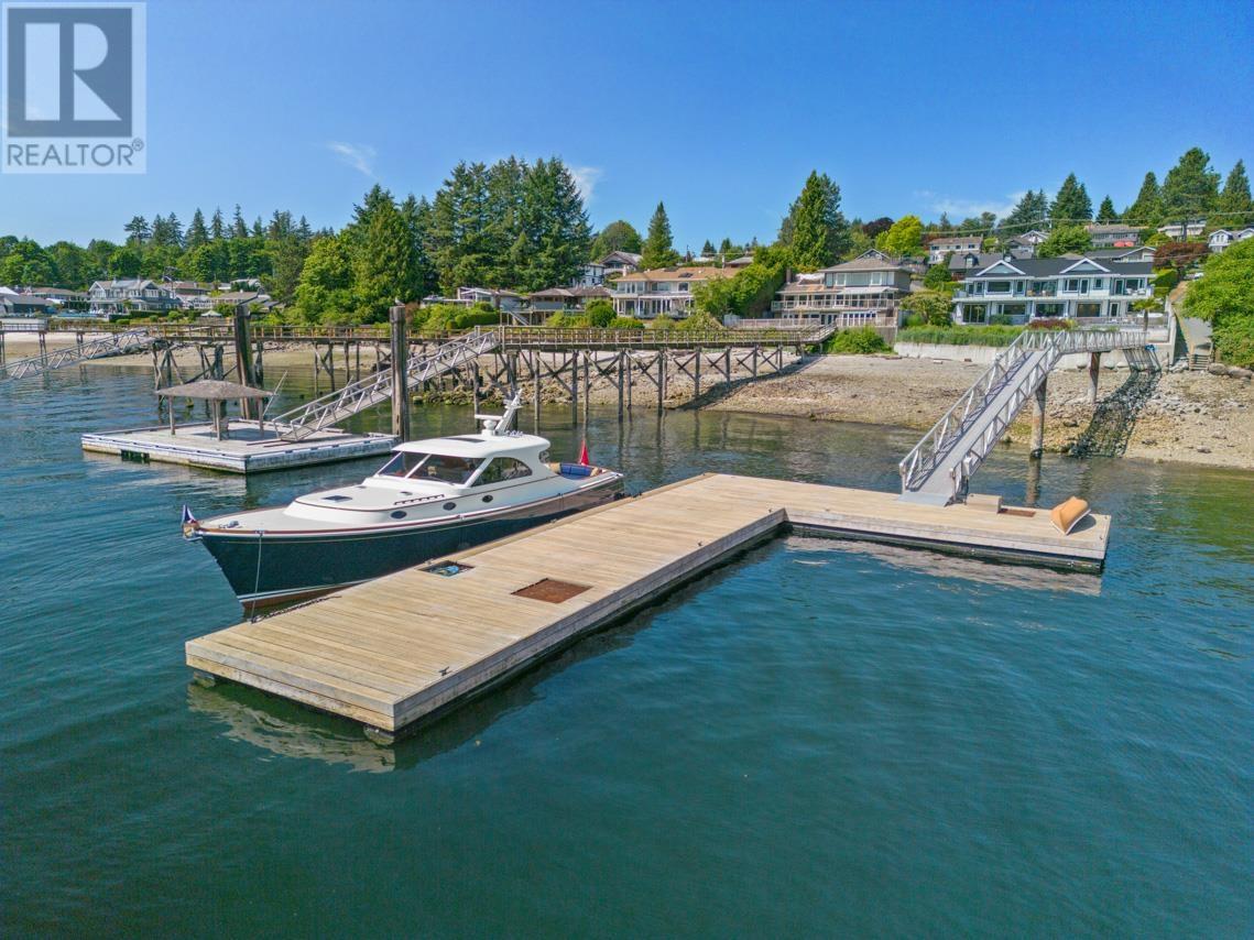 588 Lowry Ln, North Vancouver, BC V7G 1R3