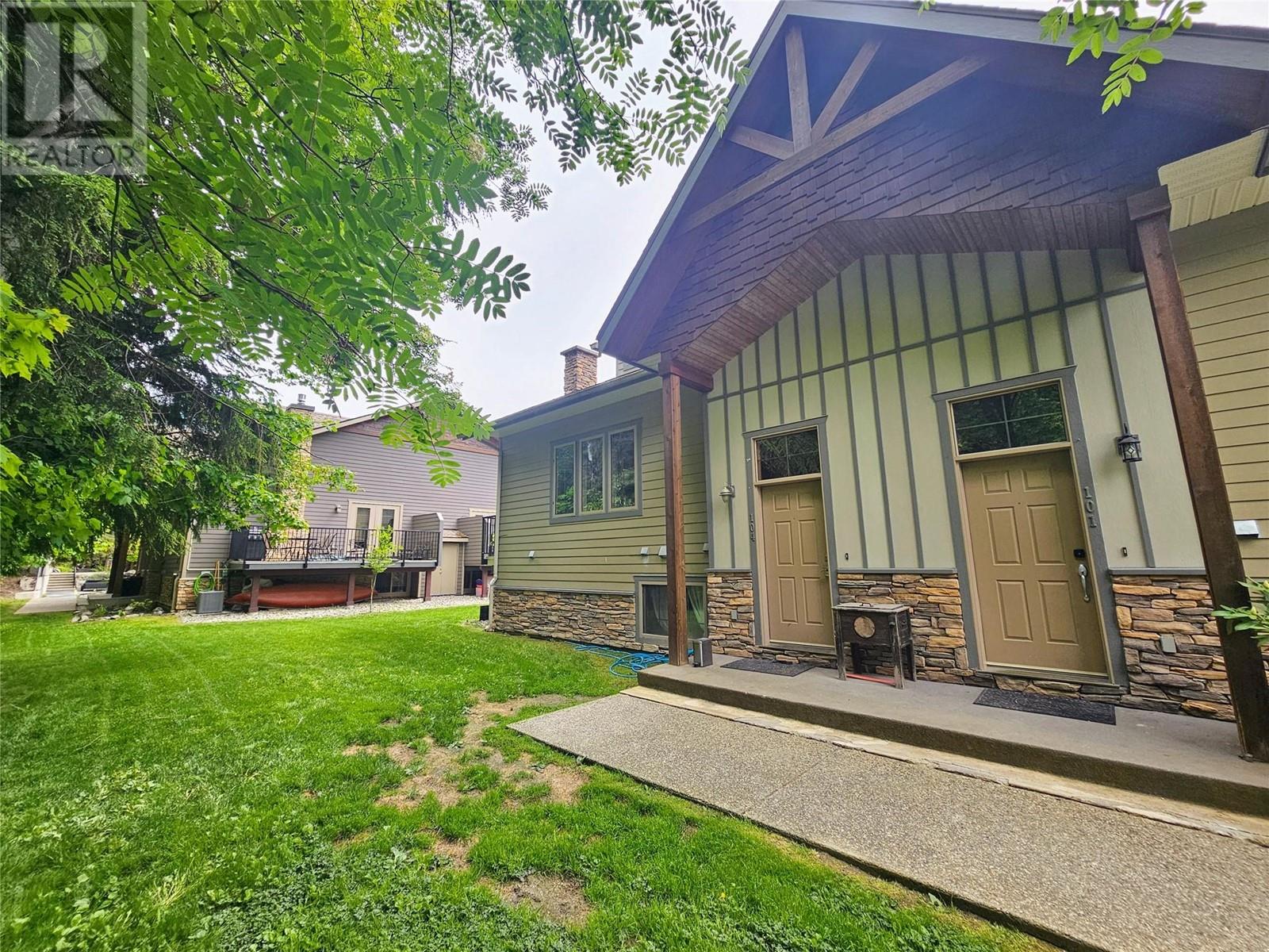 1901 Choquette Avenue Unit 104, Nelson, BC V1L 7B8