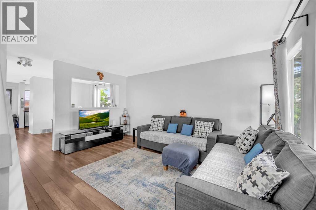 54 Templegreen Rd NE, Calgary, AB T1Y 4Y8