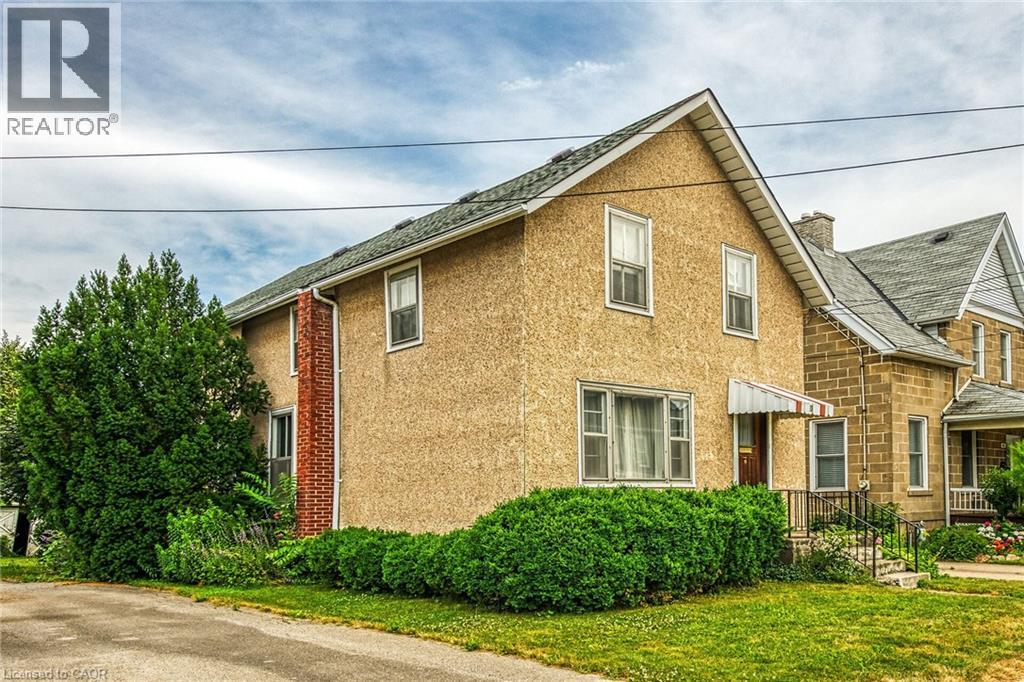 37 Ontario St, Grimsby, ON L3M 3H2