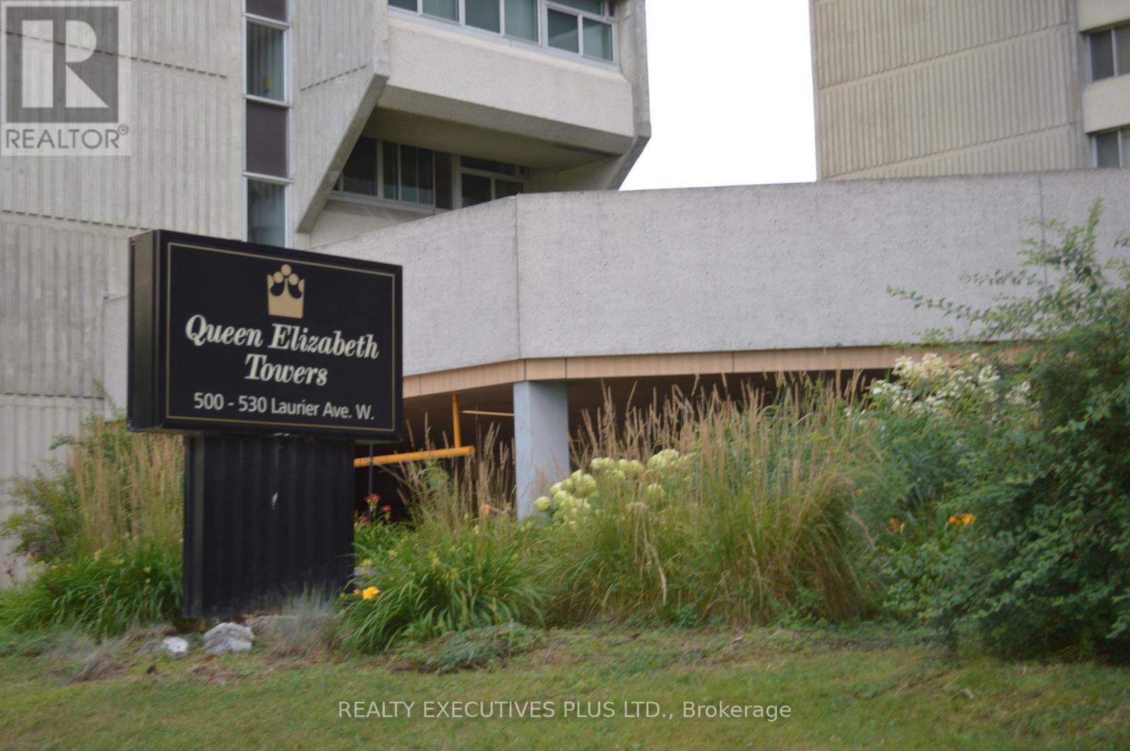 403 530 Laurier Ave W, Ottawa, ON K1R 7T1