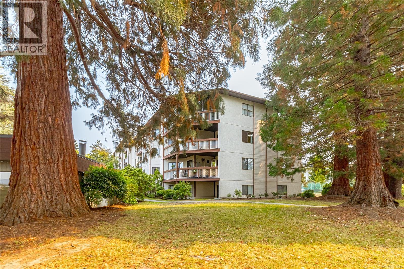 75 Gorge Rd W Unit 512 Rd, Saanich, BC V9A 7A9