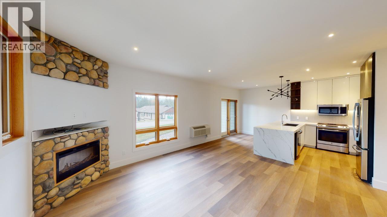 7291 Prospector Avenue Unit 401, Radium Hot Springs, BC V0A 1M0