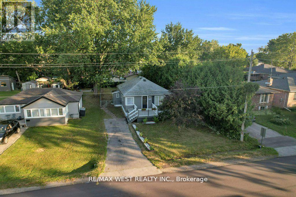 275 Pine Beach Dr, Georgina, ON L4P 2V7