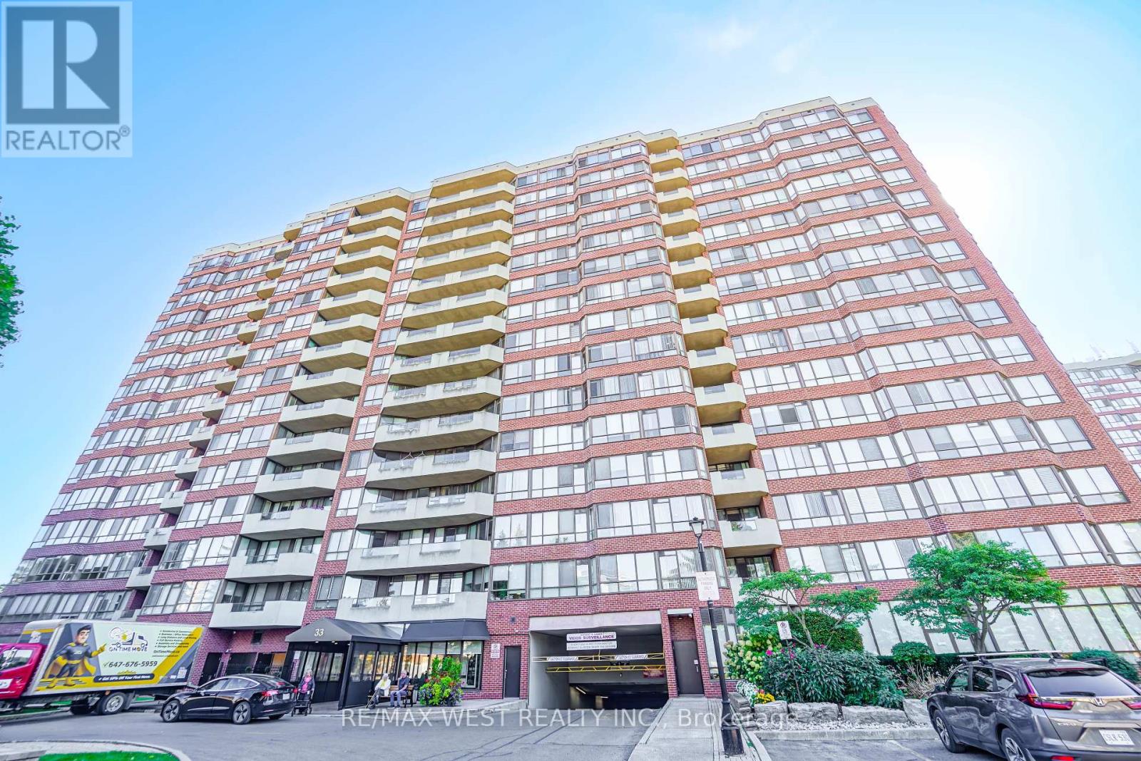 501 33 Weldrick Rd E, Richmond Hill, ON L4C 8W4