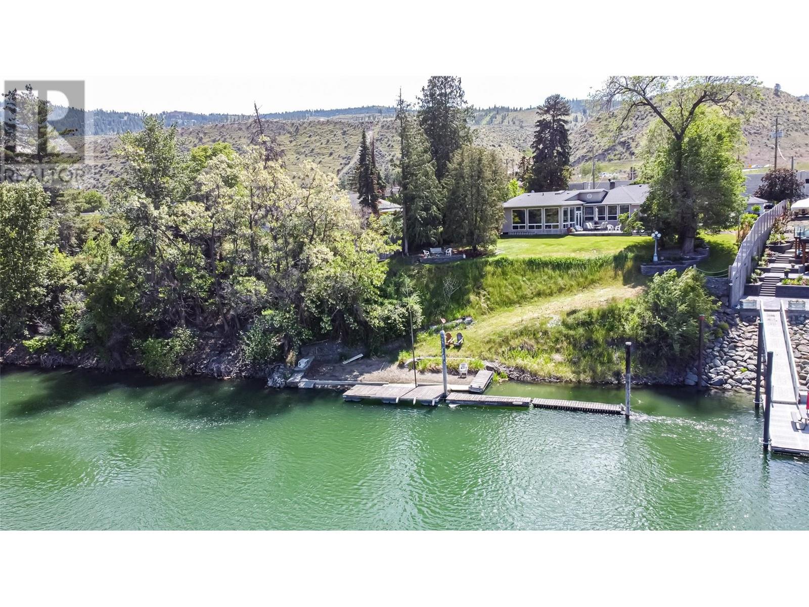 1590 Lorne E St, Kamloops, BC V2C 1X6