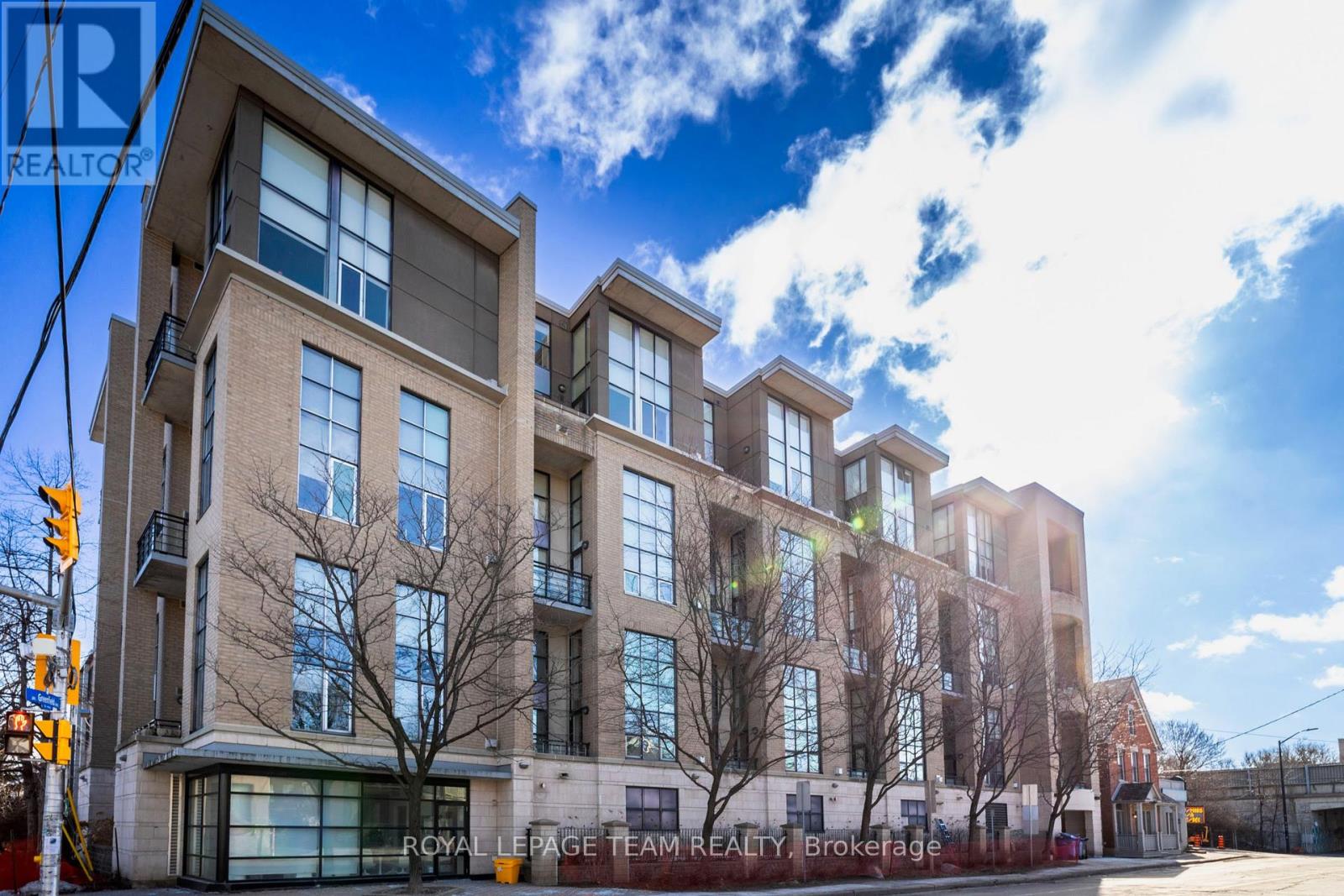 301 29 Main St, Ottawa, ON K1S 1B1