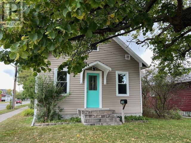 1001 Victoria Ave N, Fort Frances, ON P9A 2E8
