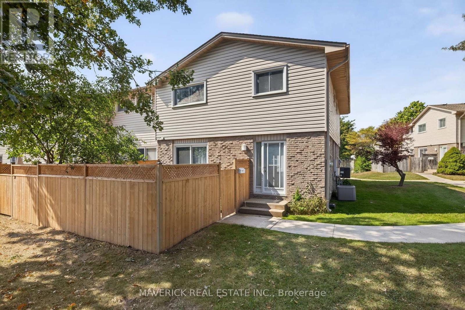 35 135 Andover Dr, London South South O, ON N6J 4C2