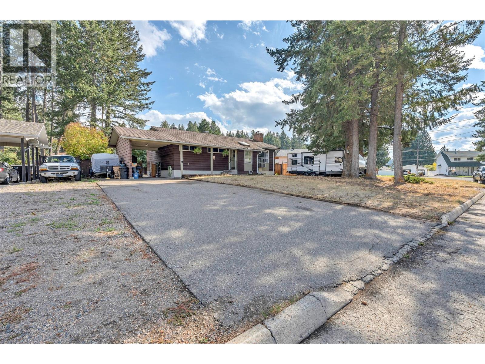105 Grove St, Princeton, BC V0X 1W0