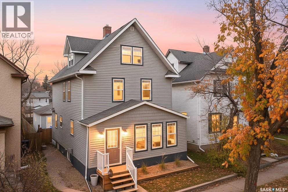 426 Moose Sq, Moose Jaw, SK S6H 4B1