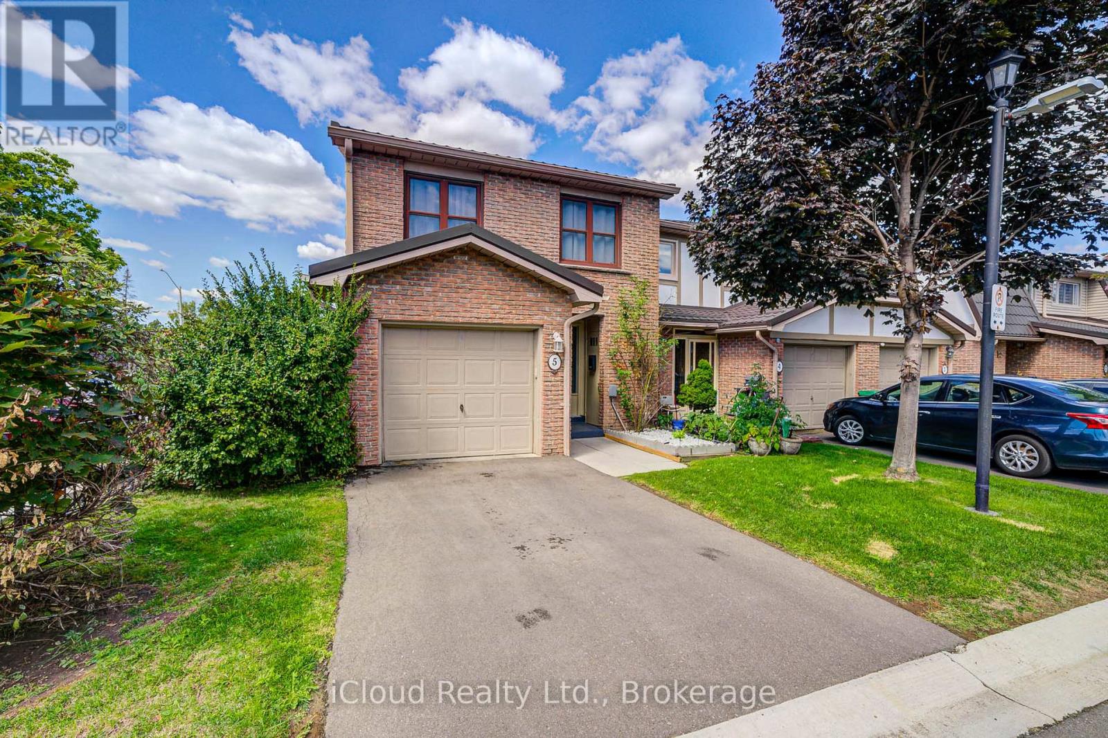 5 Gloucester Pl, Brampton, ON L6S 2E5