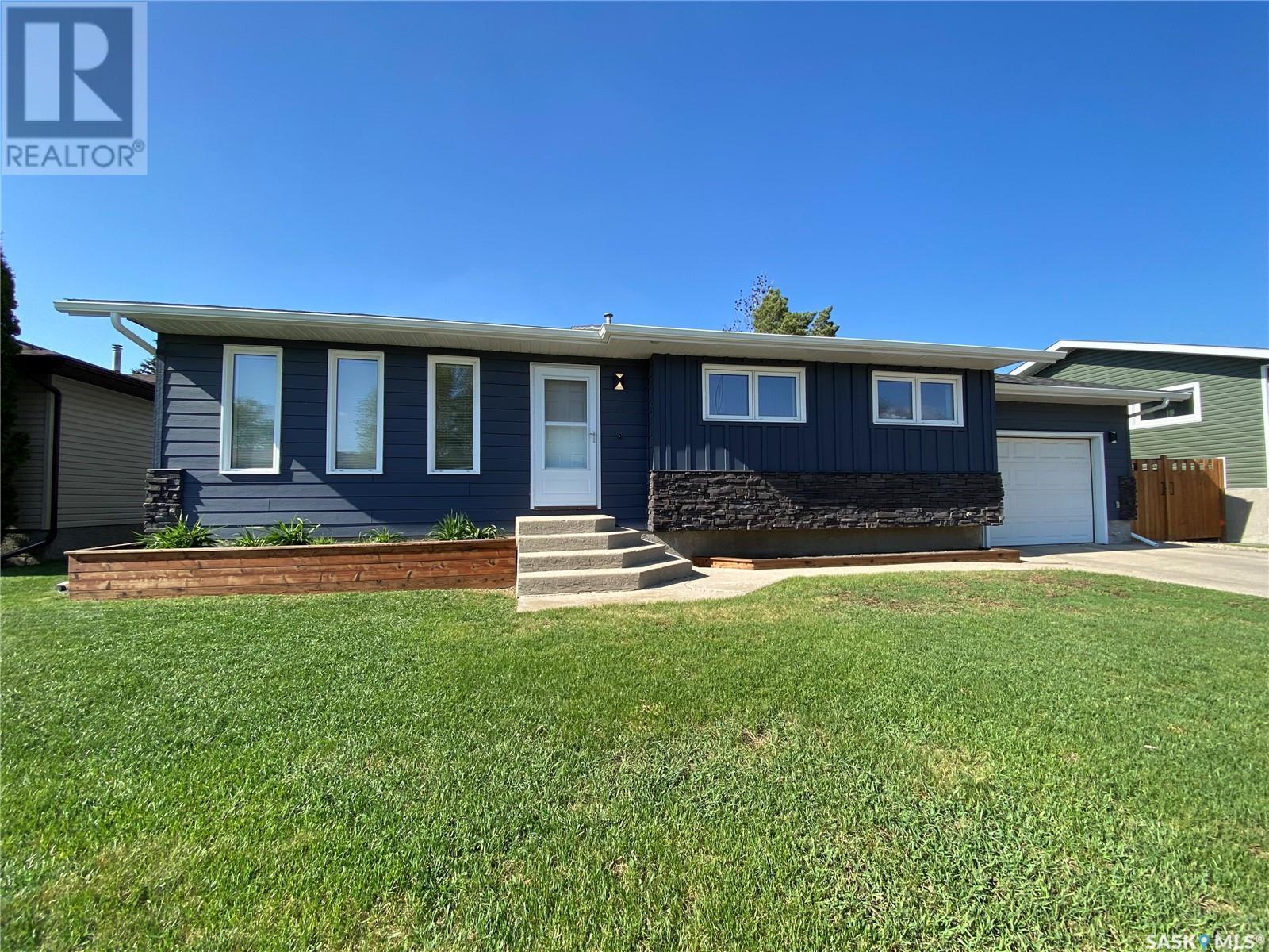119 Sunset Dr S, Yorkton, SK S3N 3R8