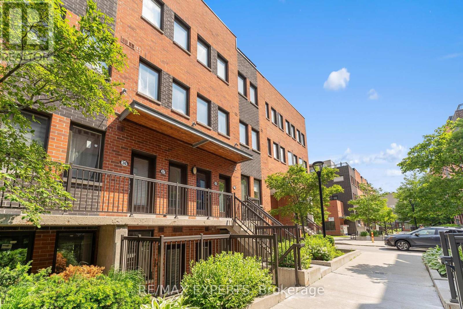 6 871 Wilson Ave, Toronto, ON M3K 1E6