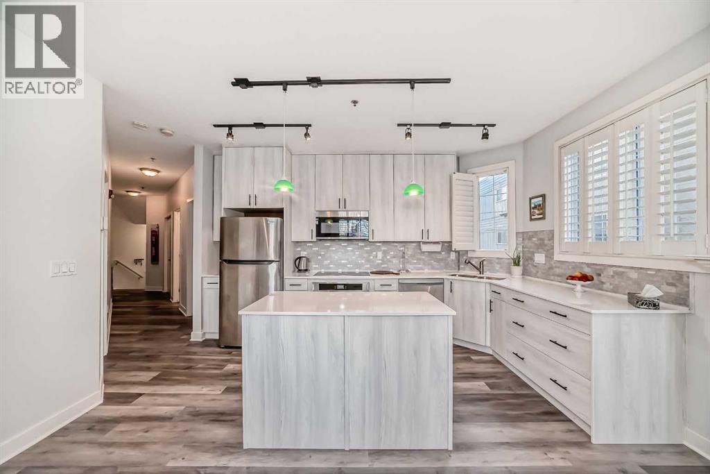 3412 Parkdale Boulevard Nw Unit 201, Calgary, AB T2N 3T4